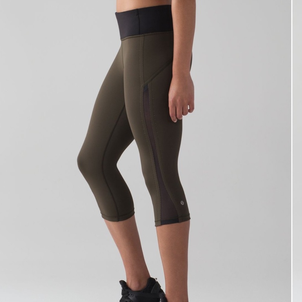 Lululemon Smooth Stride Crop Dark Olive / Black Size 4
